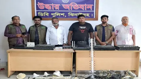 অবৈধ ভিওআইপি কলিং ডিভাইসসহ আ.লীগের দুই নেতা গ্রেপ্তার
