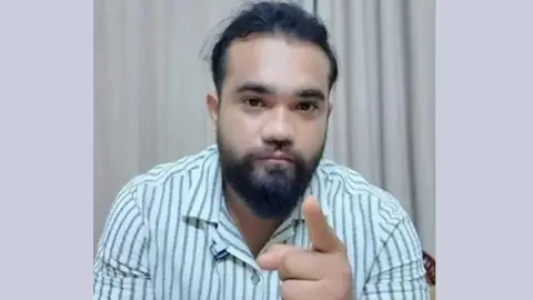 টঙ্গীতে শিশু নিপীড়নের প্রতিবাদে আলোচিত রুমির খোঁজ মিলছে না
