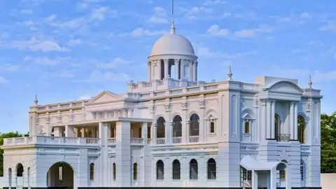 ওসি-এসপির ‘বন্দুকযুদ্ধের নাটকে’ পঙ্গুত্ব বরণ করেন দুই শিবির নেতা