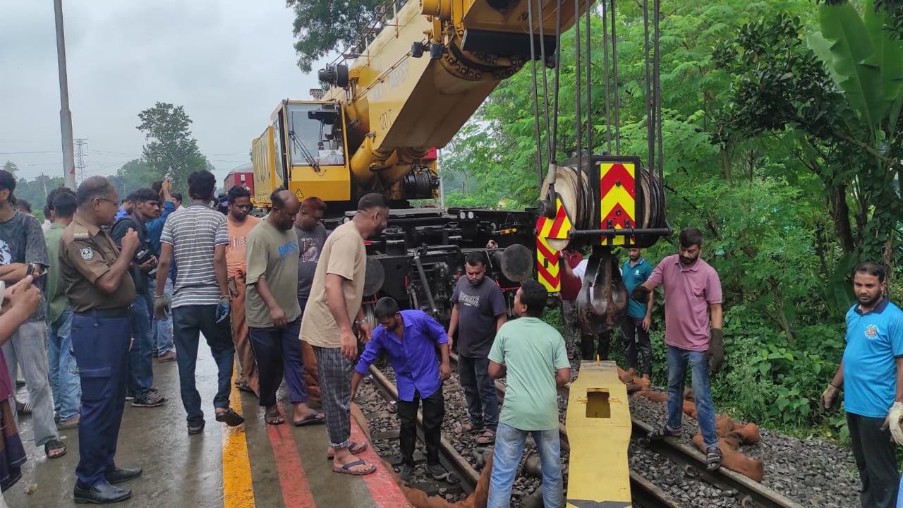 সিরাজগঞ্জে ট্রেন লাইনচ্যুতের ঘটনায় তদন্ত কমিটি গঠন