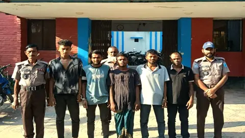 শ্রীনগরে এক্সপ্রেসওয়েতে ডাকাতির প্রস্তুতিকালে পাঁচজন গ্রেপ্তার
