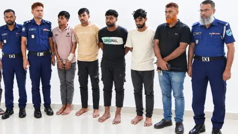 আন্তঃজেলা ডাকাত দলের ৫ সদস্য গ্রেপ্তার, মালামাল উদ্ধার