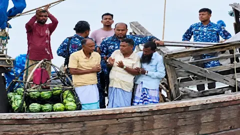 ভোলার বিচ্ছিন্ন দ্বীপে অস্ত্রসহ তিন ডাকাত আটক
