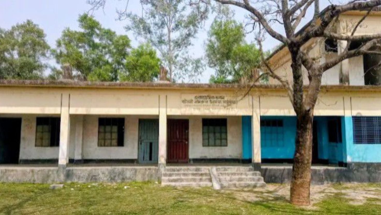 
১৪ শিক্ষকের মাদরাসায় পরীক্ষার্থী ৫ জন, কেউ পাস করেনি