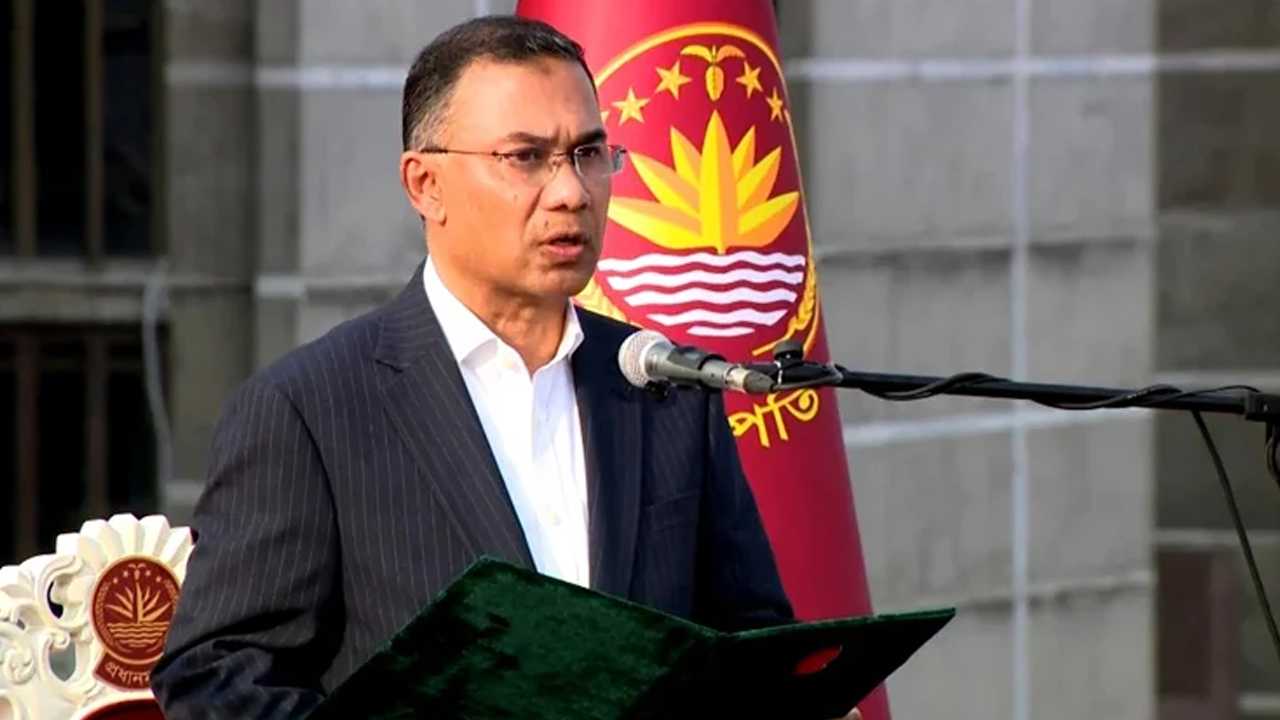 সরকারের ছয় মাস ও ‘জনগণের দিন’