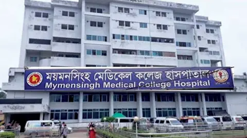 তালাবদ্ধ সিঁড়ি ও অচল লিফটে বিপাকে হাজারো রোগী