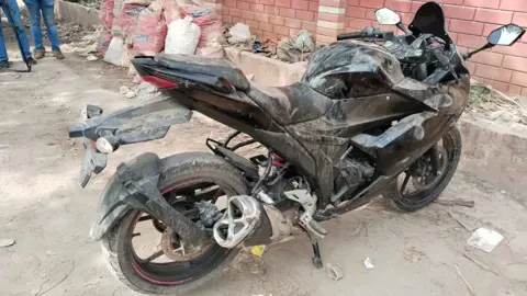 তাহসিফের মোটরসাইকেল টঙ্গীর হাজীর মাজার থেকে উদ্ধার