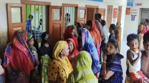 তাহিরপুরে মাদকাসক্ত বাবা তিন সন্তানকে বিষপান করিয়ে নিজেও বিষপান করেন 