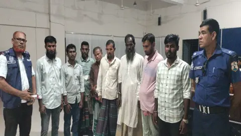 দশমিনায় মা ইলিশ শিকার, আট জেলের কারাদণ্ড
