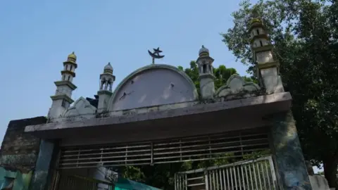 ১৫০ বছরের পুরোনো মসজিদে নামাজে নিষেধাজ্ঞা দিল্লি হাইকোর্টের