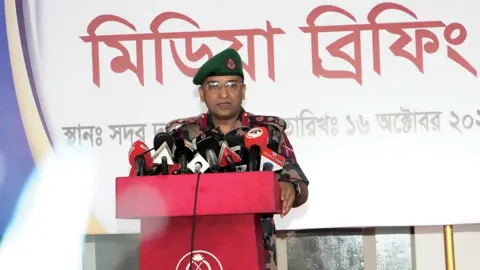 দুর্গাপূজার নিরাপত্তায় সীমান্তের বাইরে ৩ জেলায় বিজিবি মোতায়েন