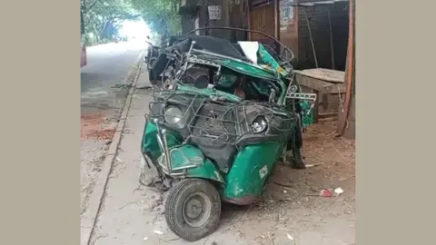 সিরাজগঞ্জে বাসের ধাক্কায় সিএনজি যাত্রী নিহত 