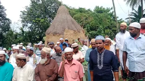 দেবীগঞ্জে স্বামীর দাফনের তিন ঘণ্টা পর স্ত্রীর মৃত্যু
