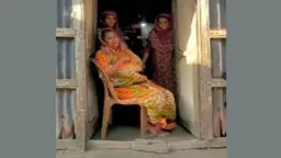
ফ্যামিলি কার্ডের ছবি তোলার নামে বিধবার স্বর্ণের দুল নিয়ে উধাও
