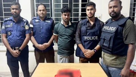 দৌলতখানে বিদেশি পিস্তলসহ যুবক আটক
