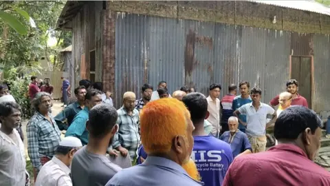 ধামরাইয়ে গৃহবধূর ভাসমান লাশ উদ্ধার