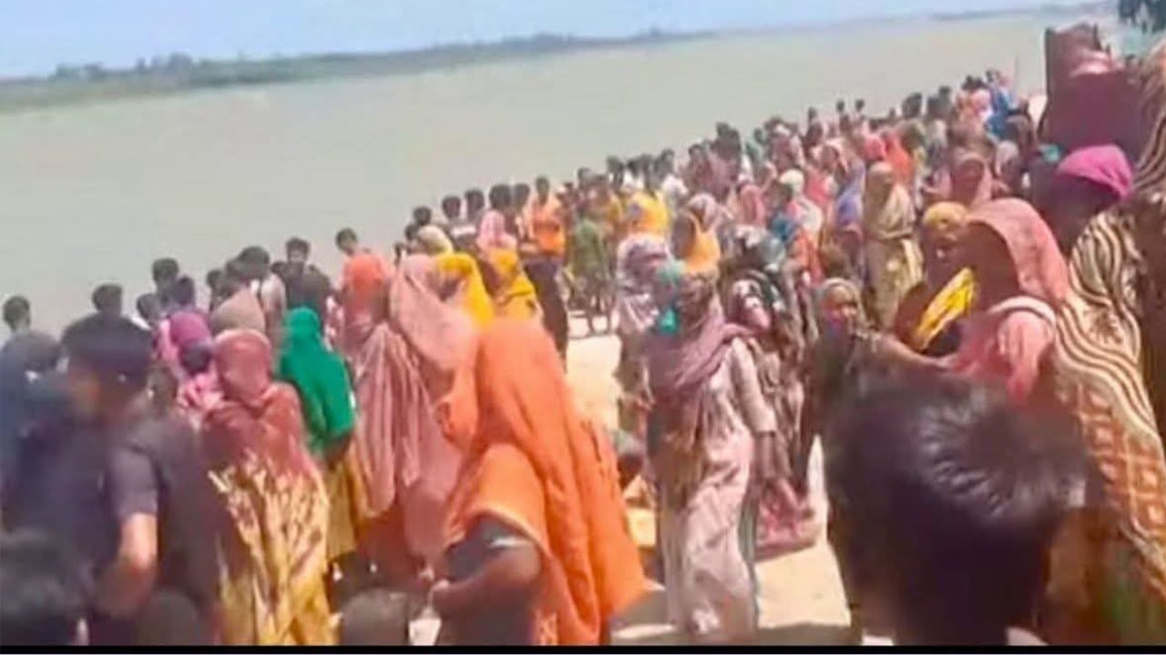 ফুলছড়িতে ব্রহ্মপুত্রে নৌকা ডুবে কৃষক নিখোঁজ 