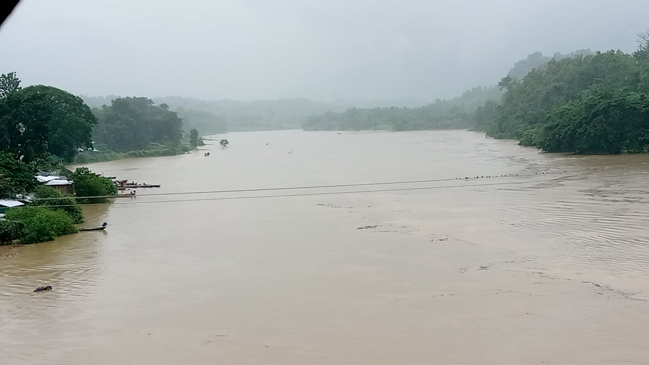 সাঙ্গু নদীতে নৌকা ডুবে পর্যটক নিখোঁজ ১

