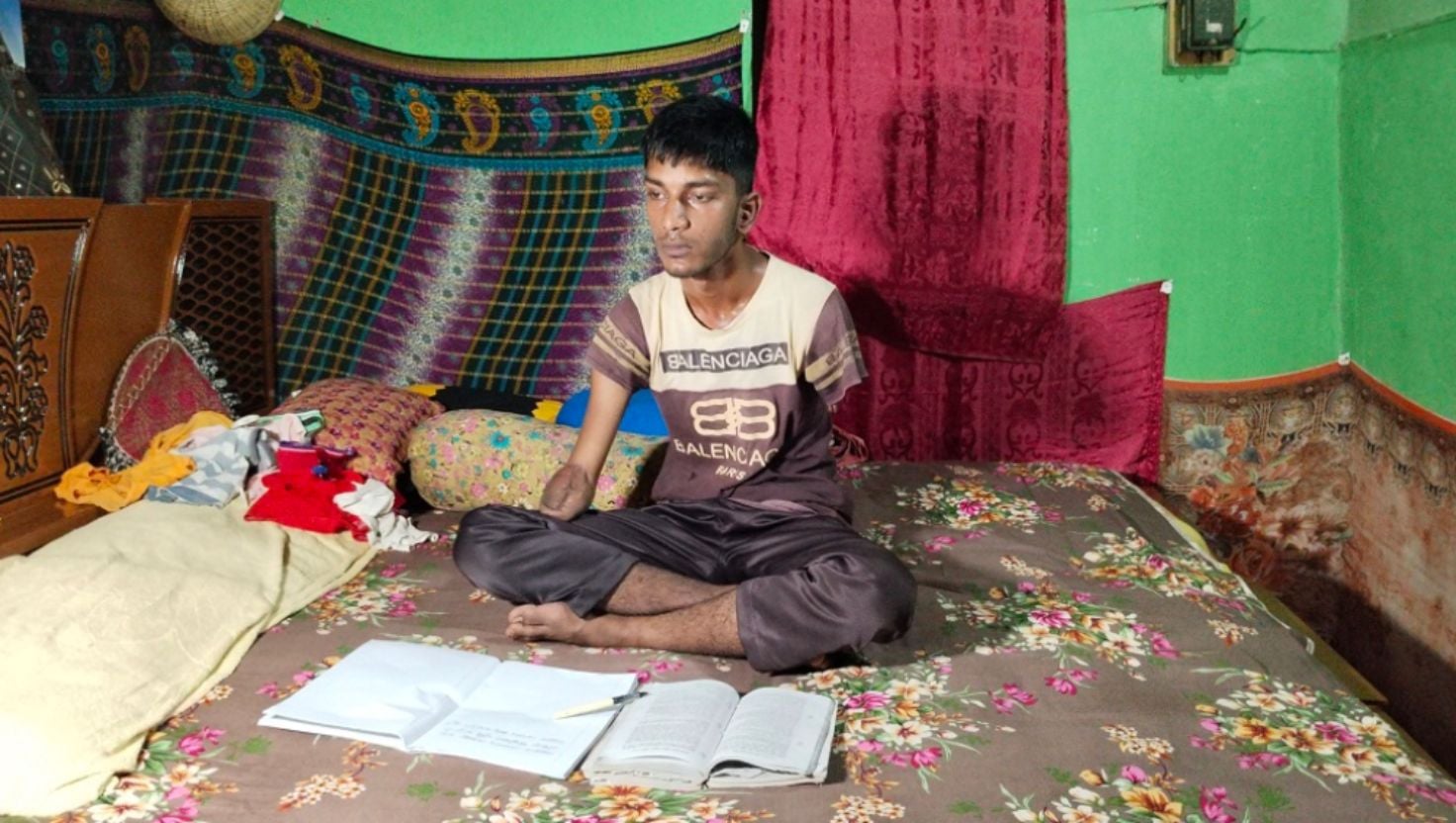 নিয়ামতপুরে মুখ দিয়ে লেখে রিয়াদের দাখিল জয়