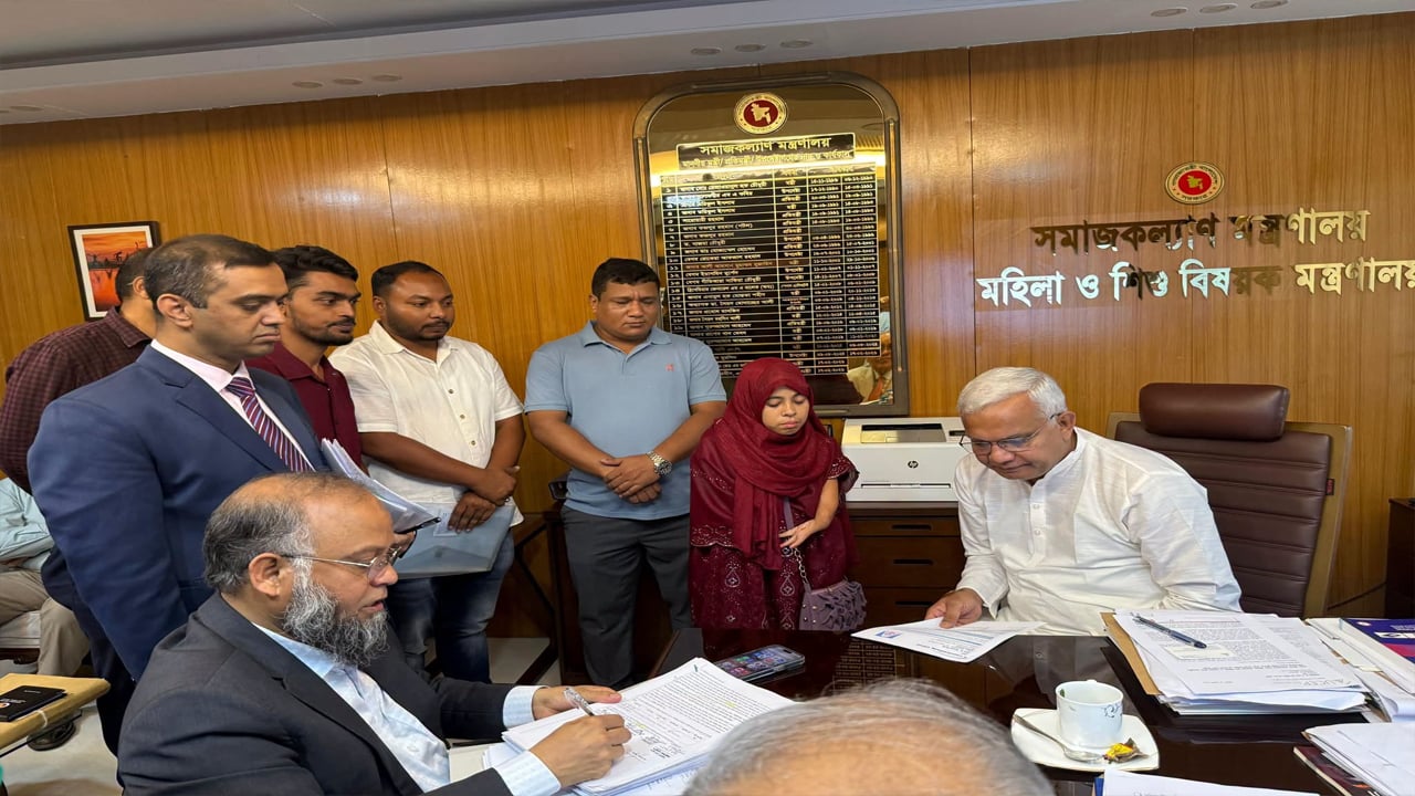 পা দিয়ে লিখে মাস্টার্স পাস, সহকারী শিক্ষক হলেন নিলা

