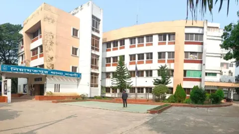 নিয়ামতপুরে পুকুরে ভেসে উঠল ভাঙ্গাড়ি ব্যবসায়ীর লাশ