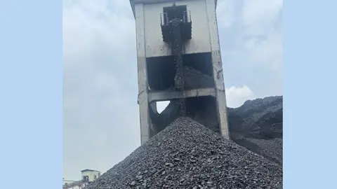 বড়পুকুরিয়া খনিতে পুনরায় কয়লা উত্তোলন শুরু
