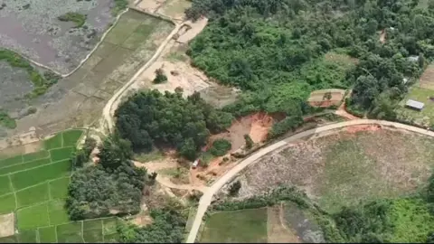 উখিয়ায় পাহাড় কাটার সময় ড্রোন উড়িয়ে ডাম্পার জব্দ
