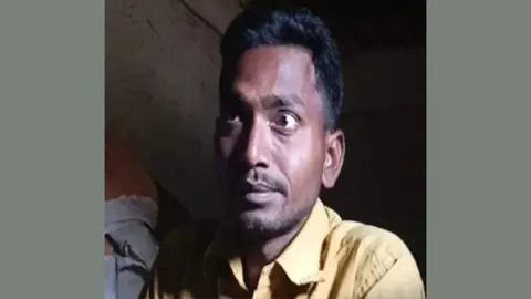 ক্ষেতলালে ভিসা ওয়ার্ক পারমিটসহ সব কাগজই ভুয়া