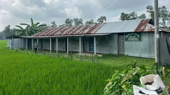 কাউনিয়ায় ‘কাগুজে বিদ্যালয়’ নিয়ে তোলপাড়