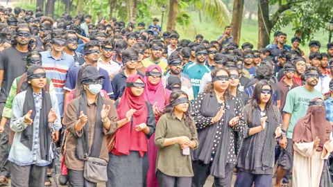 ৯ দিন ধরে অচল চুয়েট: প্রতিমন্ত্রীর রোষানলে পড়ায় টিকতে পারেননি উপাচার্য