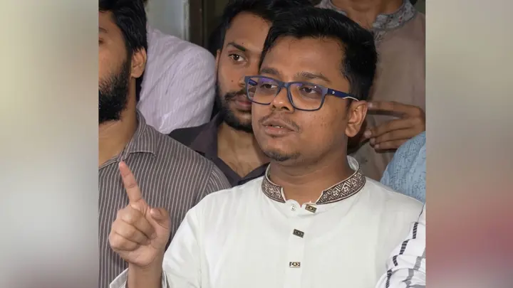 আওয়ামী আমলের নীতিকেও ছাড়িয়ে যাচ্ছে বর্তমান ঢাবি প্রশাসন: ডাকসু জিএস