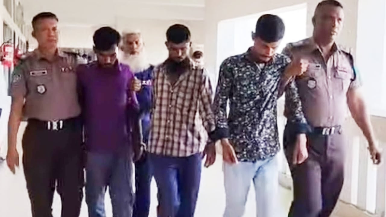 বোয়ালমারীতে স্কুলছাত্রী ধর্ষণ মামলায় তিন যুবকের যাবজ্জীবন
