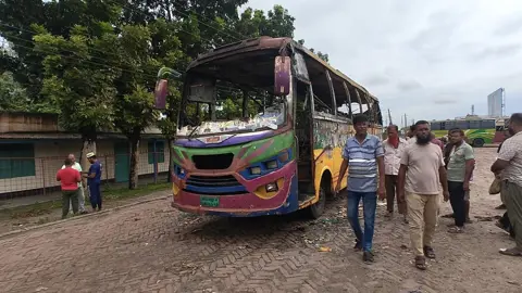 রাজবাড়ীতে বাসে আগুন