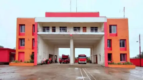 ভাঙ্গায় মাদকবহনকারী মাইক্রোবাস খাদে, নিহত ১