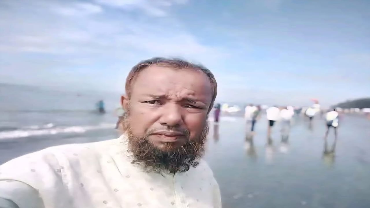 ছাদ থেকে পড়ে প্রধান শিক্ষকের মৃত্যু

