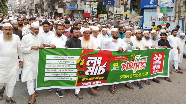 ফেনীতে রাতে বিরোধীদলীয় নেতাকর্মীদের বাড়িতে ককটেল বিস্ফোরণ