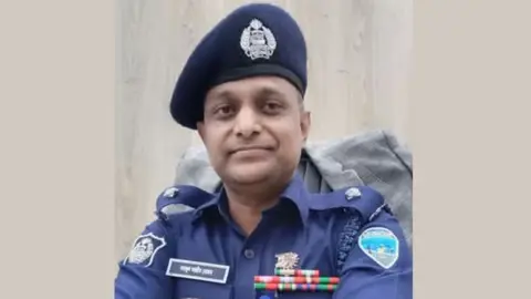 
মন্ত্রীর সুস্থতা কামনায় ওসির দোয়া মাহফিল
