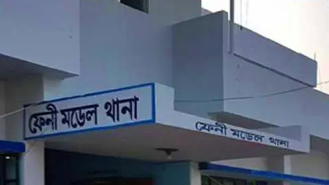 ফেনীতে ১১ দলীয় ঐক্যের মিছিলে ককটেল নিক্ষেপ
