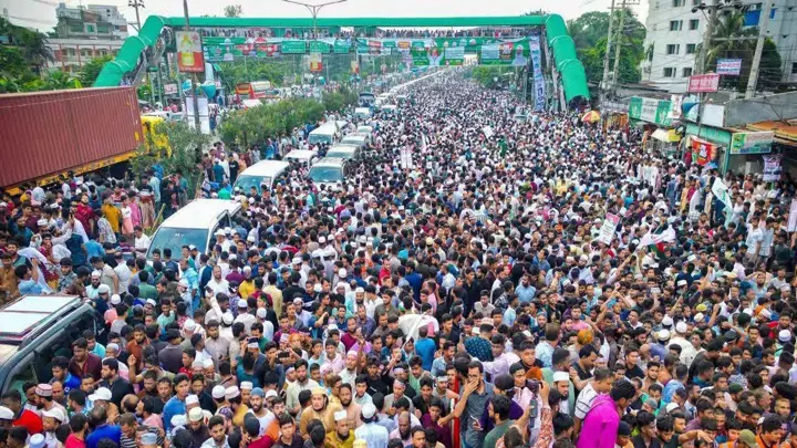 শর্টটাইমের লংমার্চ ও পাল্টাপাল্টি হুঁশিয়ারি