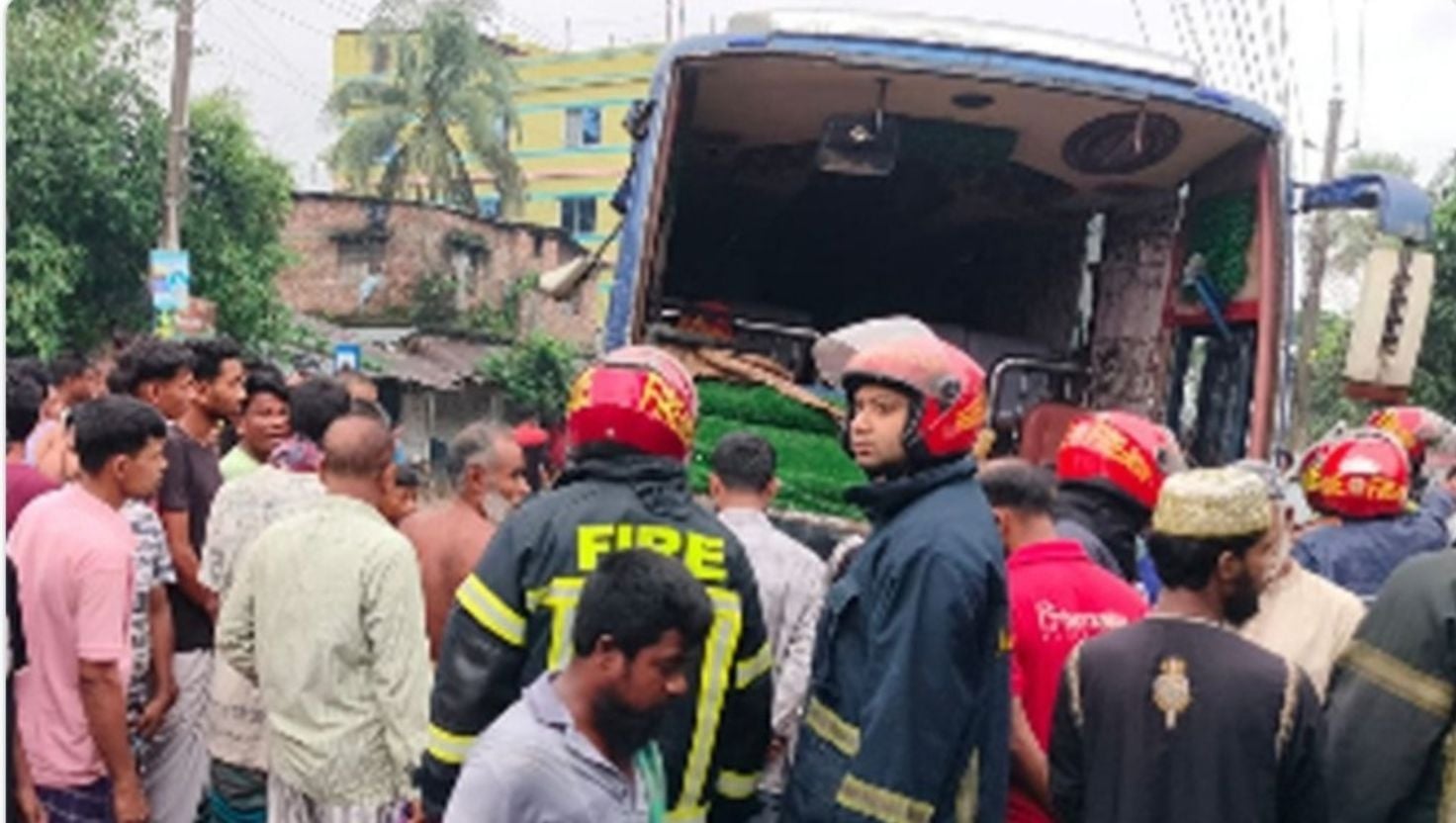 বগুড়ায় সড়ক দুর্ঘটনায় ৬ জন নিহত, আহত ১৫