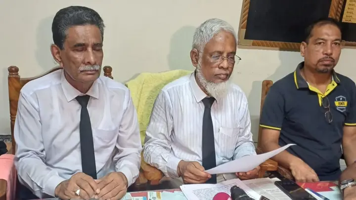 বগুড়ায় বিচারক মনিরুজ্জামানের পোস্টিং বাতিলের দাবি আইনজীবী সমিতির
