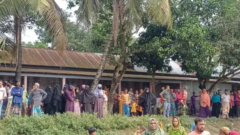 বগুড়ায় ঘরের ভেতর থেকে গলাকাটা লাশ উদ্ধার