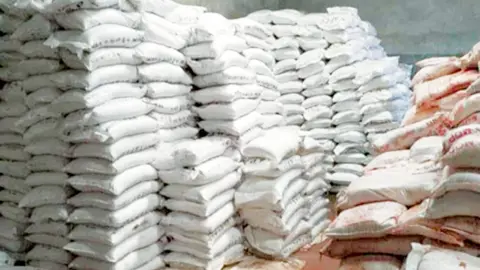 বগুড়ায় সার ডিলার নিয়োগে ধীরগতি, তালিকার অপেক্ষায় ১১ উপজেলা