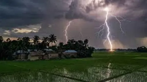 শ্যামনগরে বজ্রপাতে কাঠমিস্ত্রির মৃত্যু
