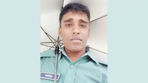 সোনা আত্মসাতের অভিযোগে পুলিশ কনস্টেবল বরখাস্ত