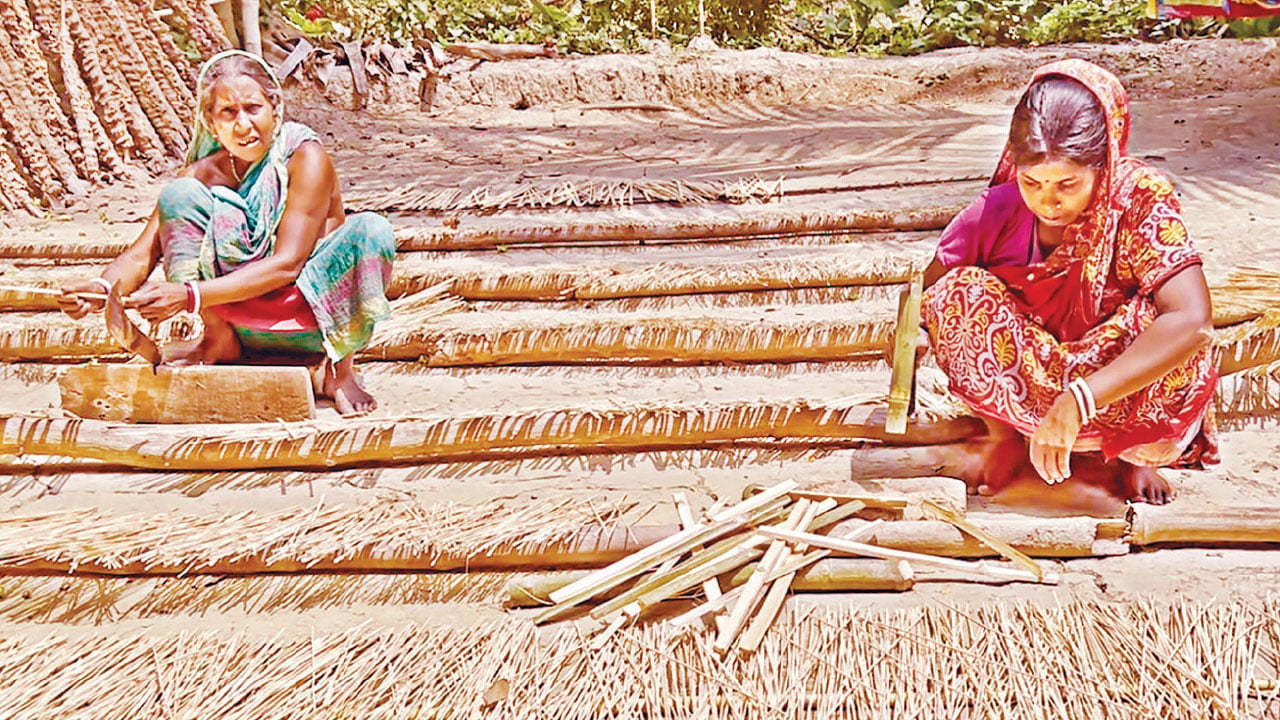 বাঁশশিল্পে-৪০-হাজার-নারীর-জীবন-জীবিকা-২