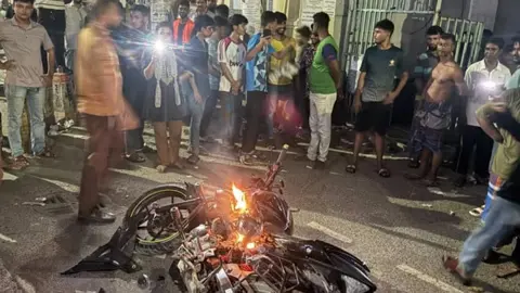 যুবদলের বহিষ্কৃত নেতা সাইমনসহ আটক ৪