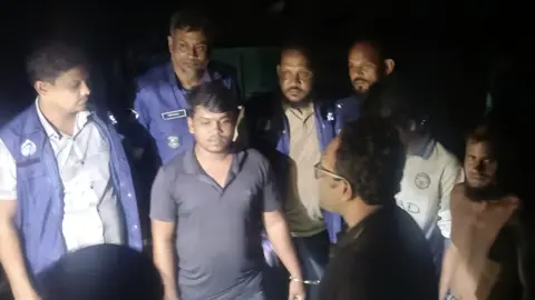 তেঁতুলিয়া নদীতে বালু উত্তোলন, তিনজনের কারাদণ্ড
