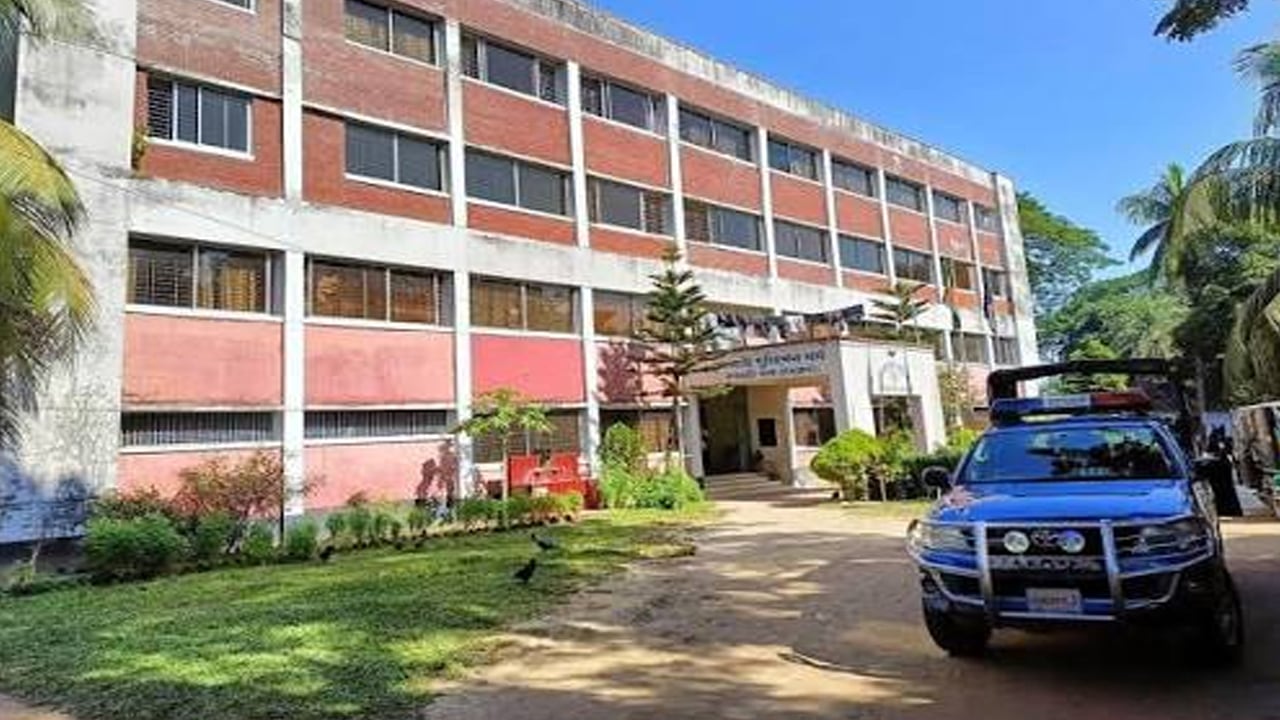 শিয়াল তাড়ানোর ফাঁদে বিদ্যুৎস্পৃষ্ট হয়ে গৃহবধূর মৃত্যু
