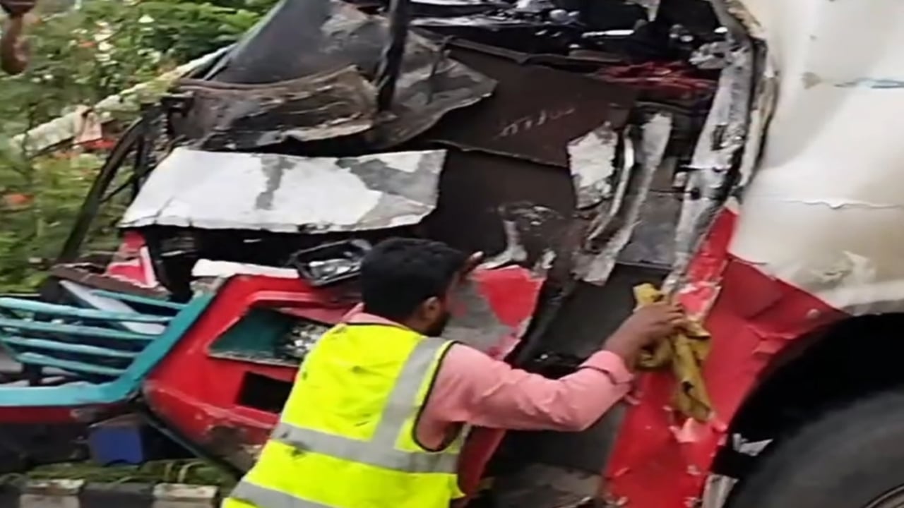 ঢাকা-ভাঙ্গা এক্সপ্রেসওয়ে দুই বাসের সংঘর্ষ, আহত ১০

